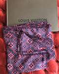 Louis Vuitton şərf