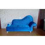 Mavi rəng divan