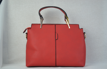 Klassik qırmızı çanta