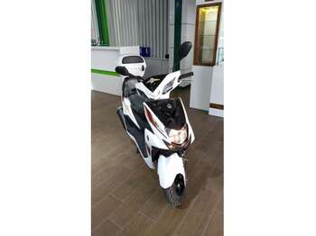 Moped - Scooter "Yamaha R-7"