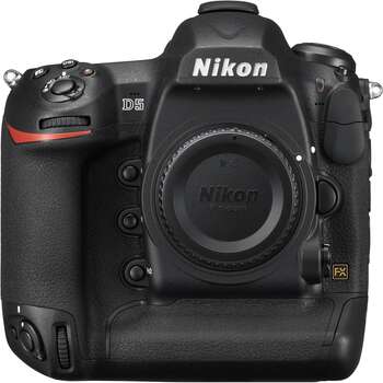 Nikon D5 body - 9000 AZN
