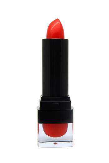 Kiss Lipsticks Təbii qırmızı - Ruby Red “W7”